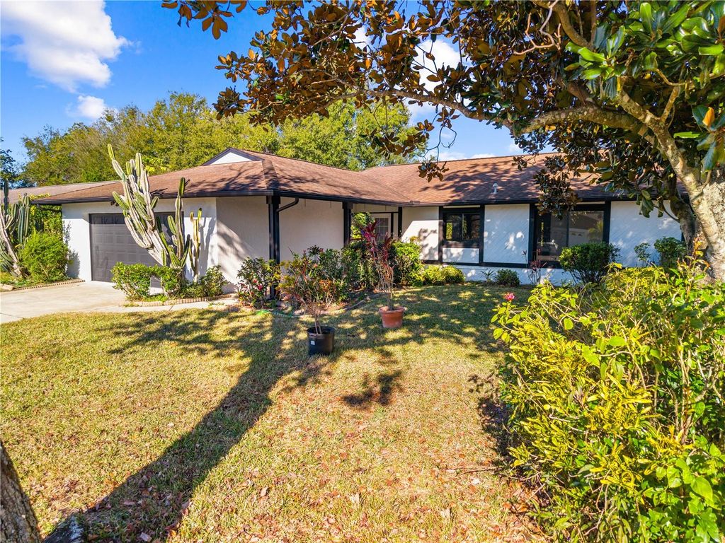 Photo of 5003 Gardengate Lane, Orlando, FL 32821 (MLS # S5140973)