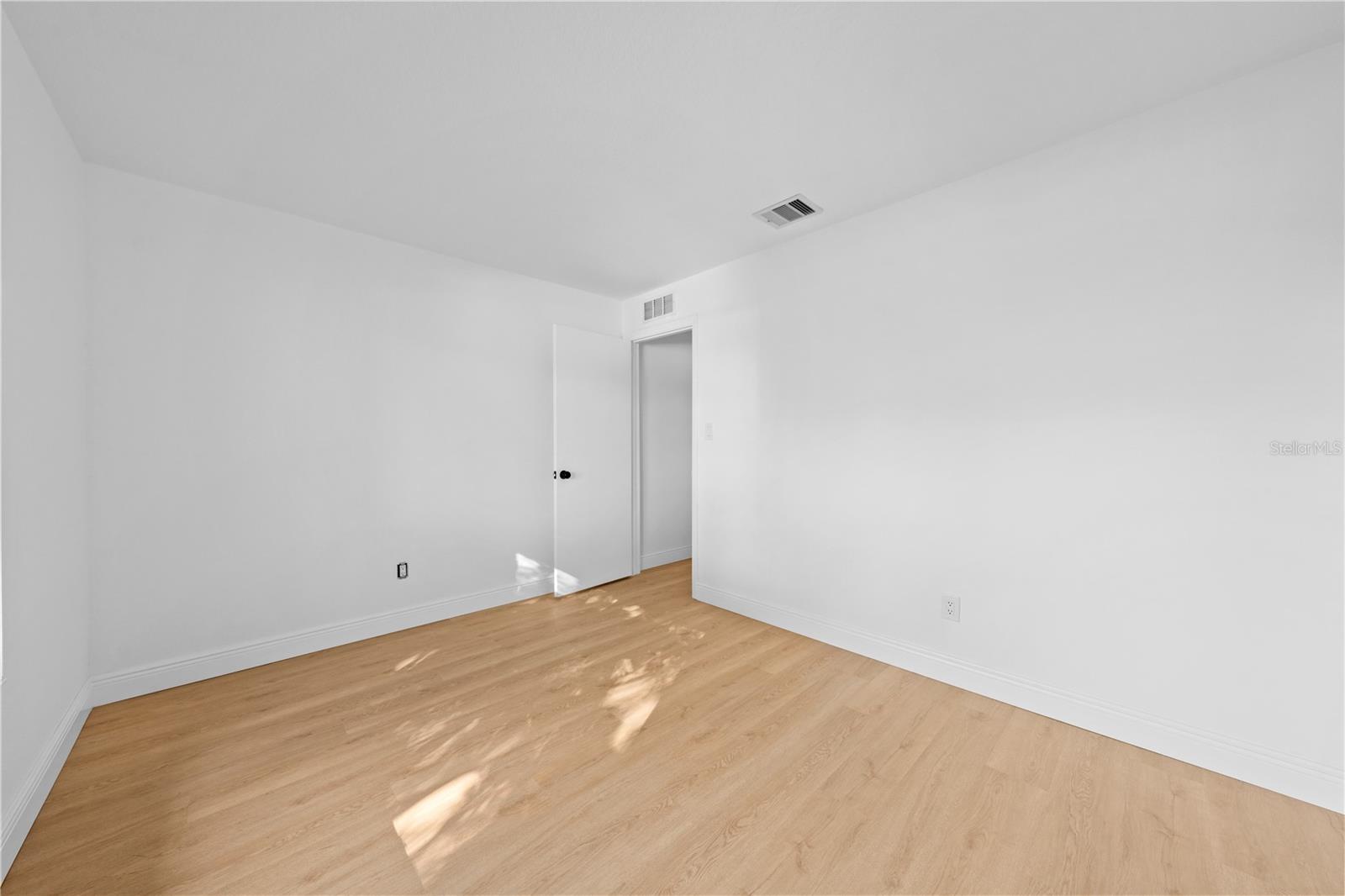 GREEN BRIAR VILLAGE - Residential Lease