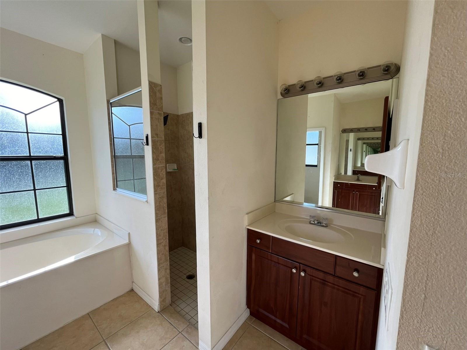 PORT CHARLOTTE SUB 07 - Residential Lease