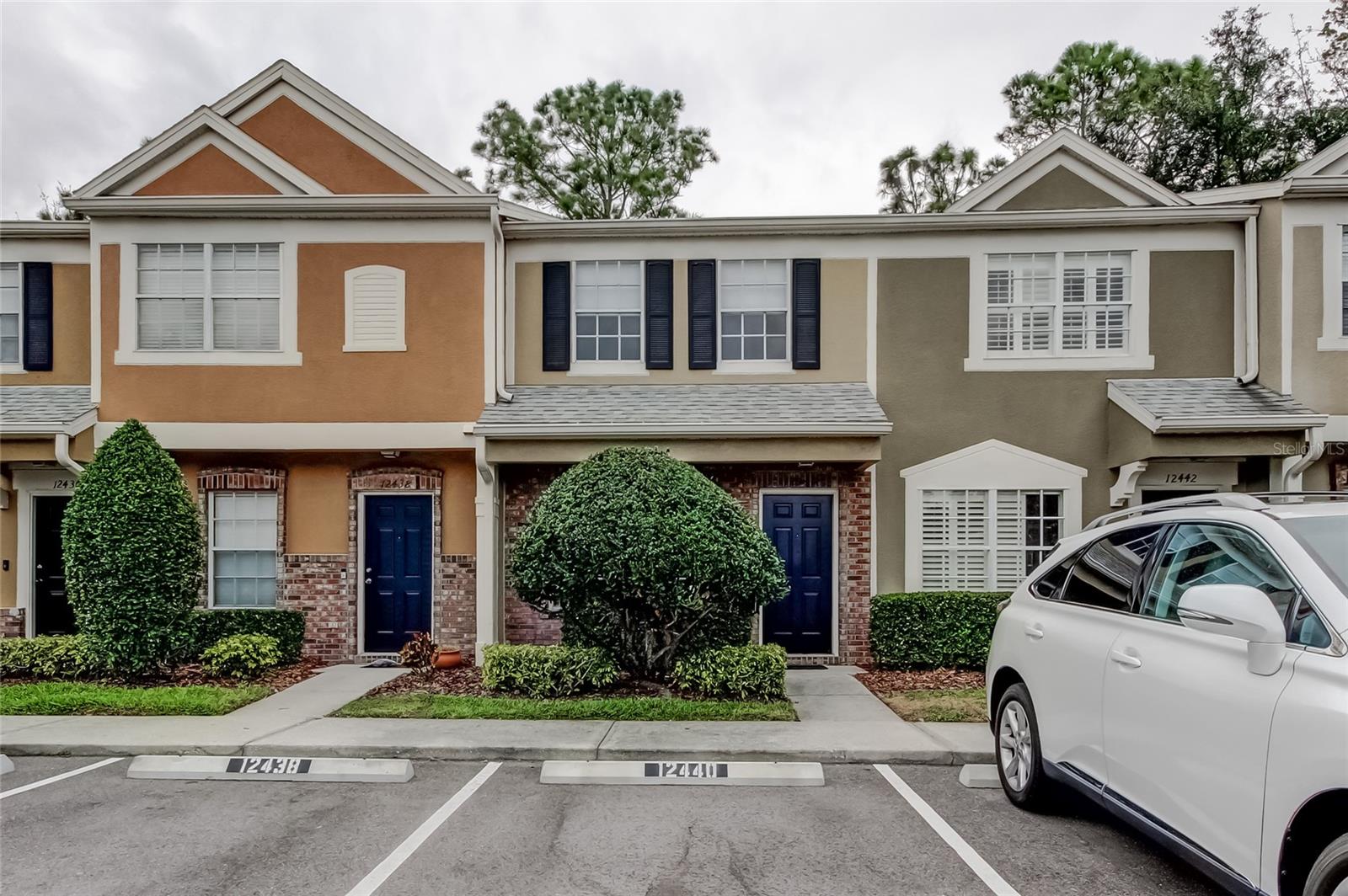 BERKELEY SQUARE - Residential