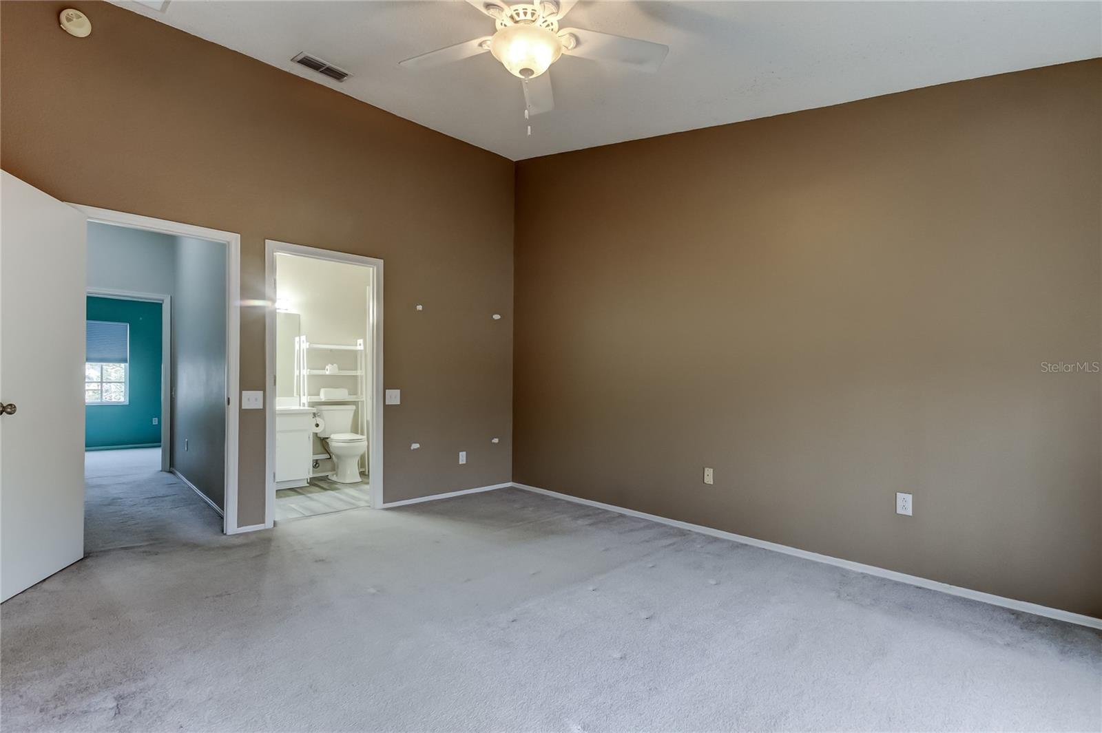 BERKELEY SQUARE - Residential