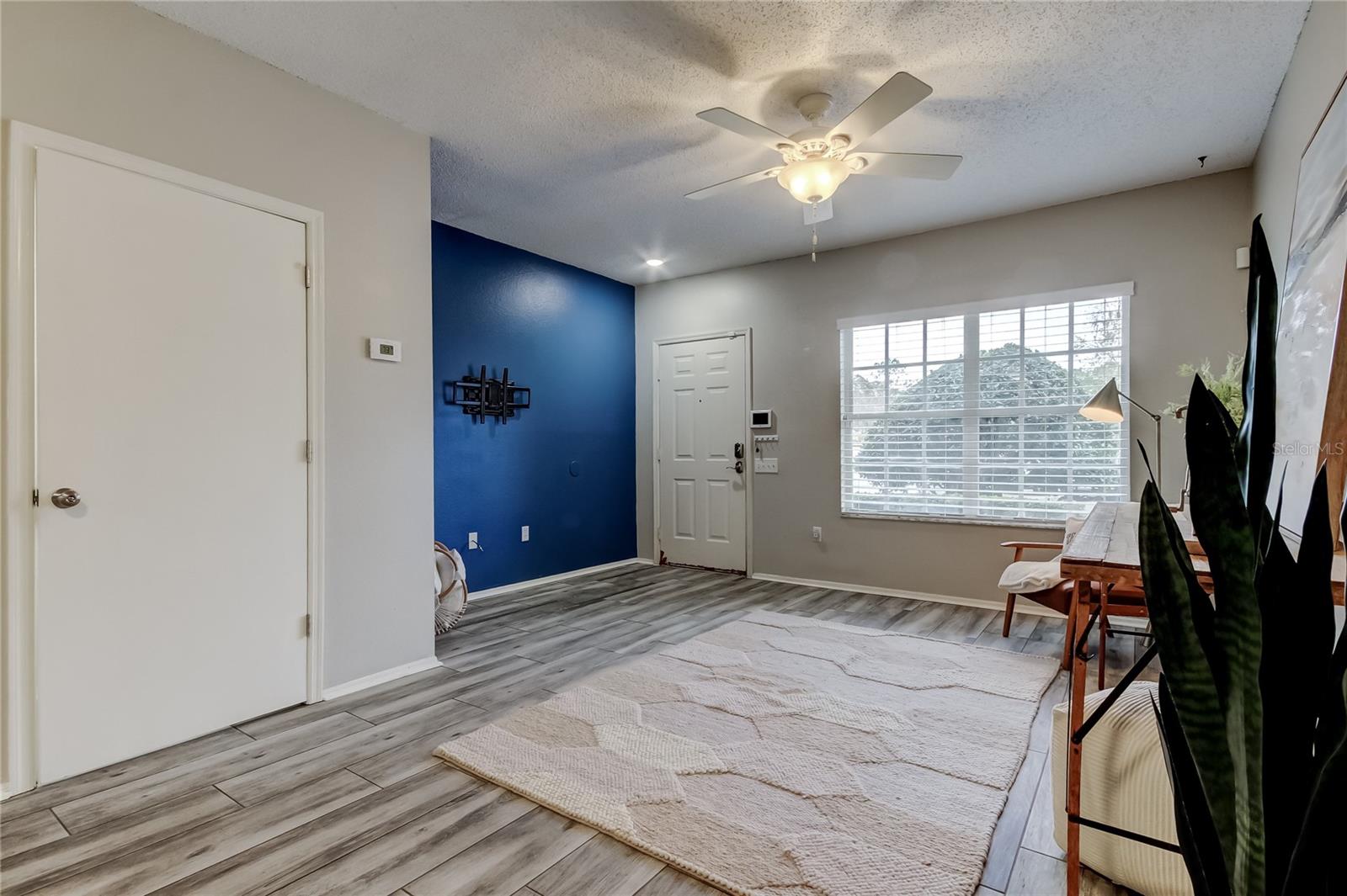 BERKELEY SQUARE - Residential