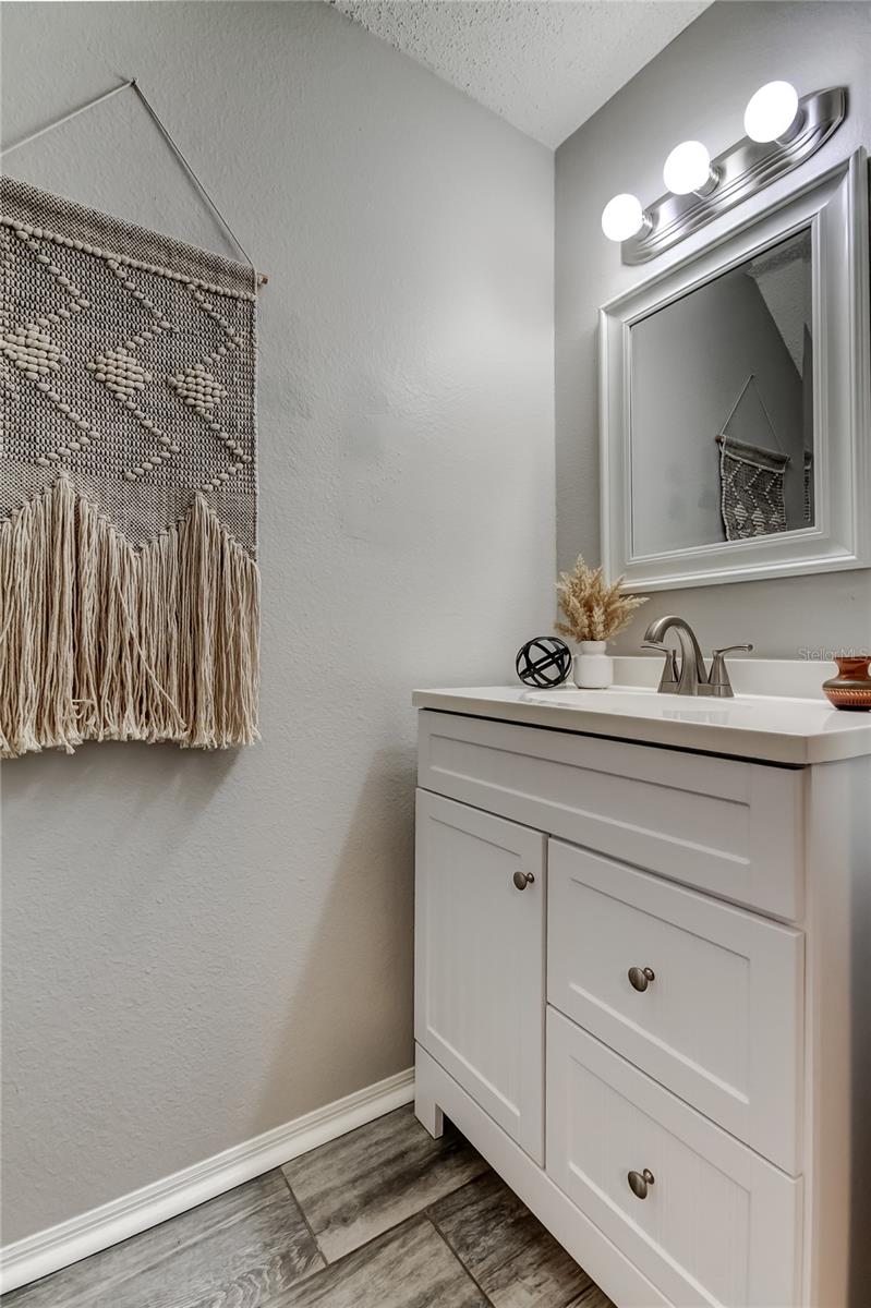 BERKELEY SQUARE - Residential