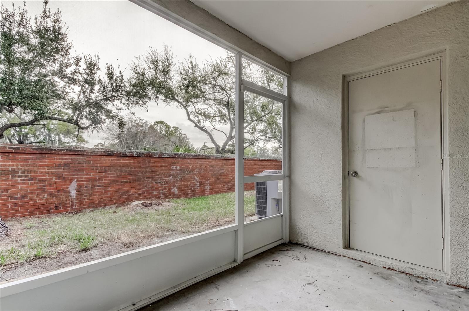 BERKELEY SQUARE - Residential