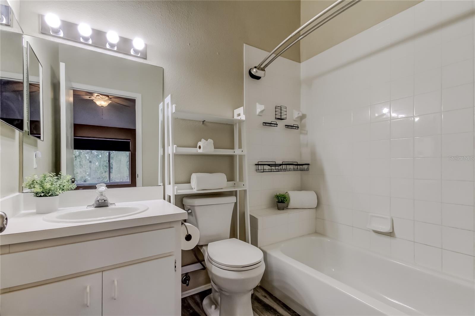 BERKELEY SQUARE - Residential