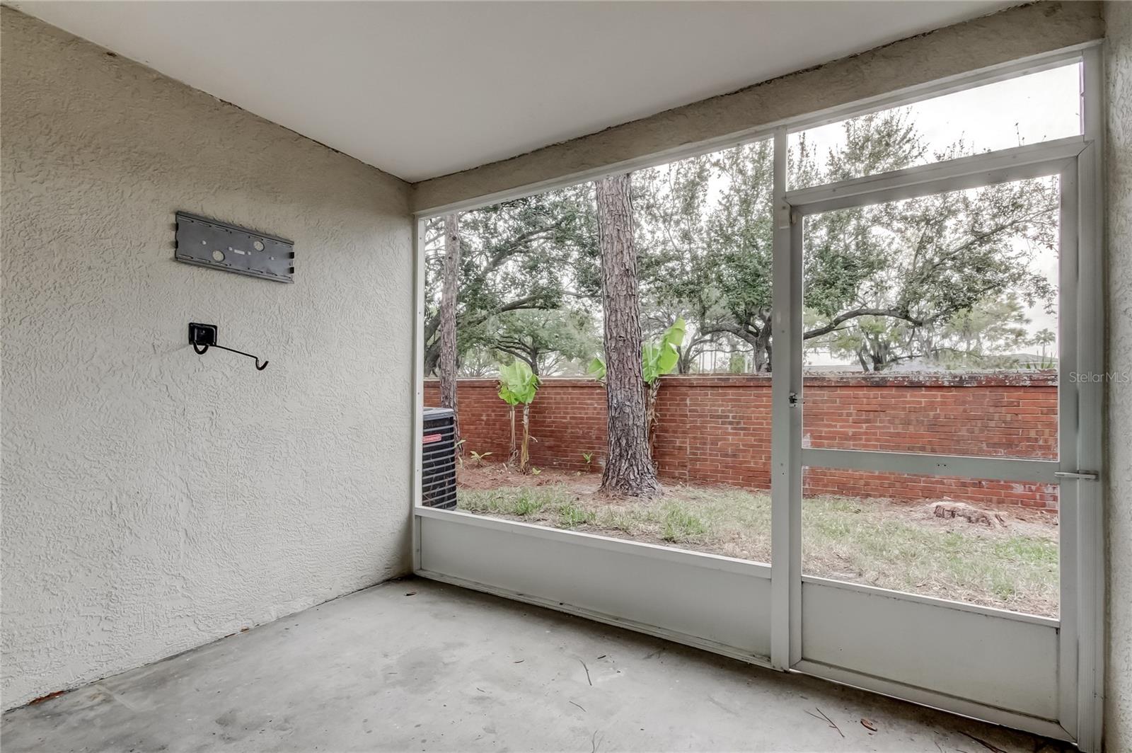 BERKELEY SQUARE - Residential