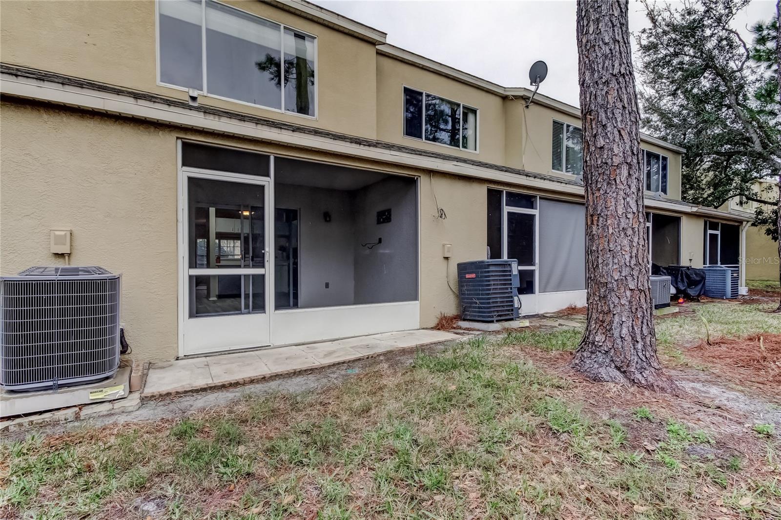 BERKELEY SQUARE - Residential