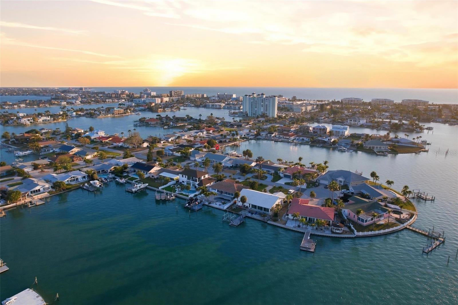 THREE PALMS POINT - Residential