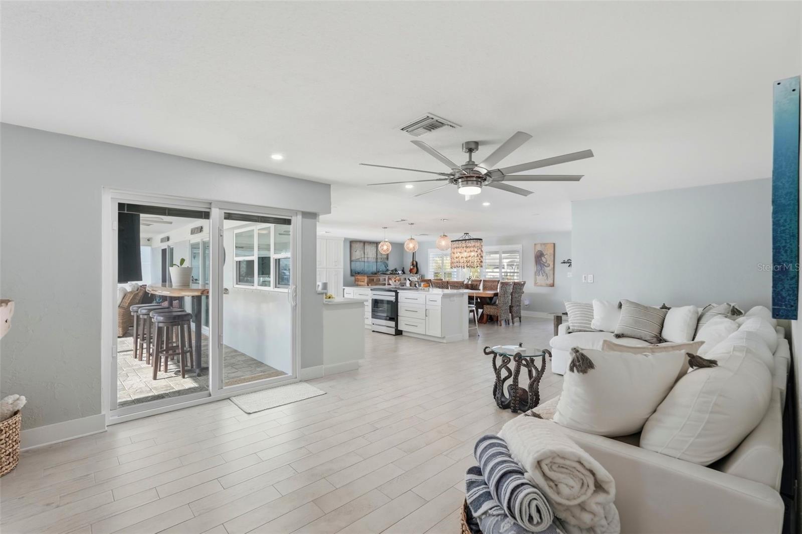 THREE PALMS POINT - Residential