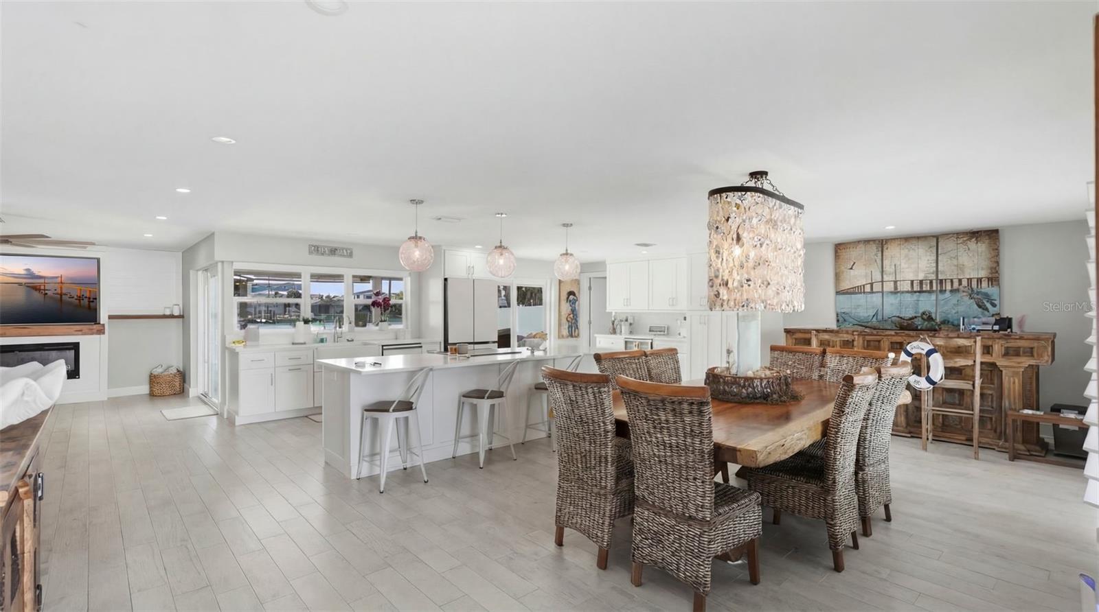 THREE PALMS POINT - Residential