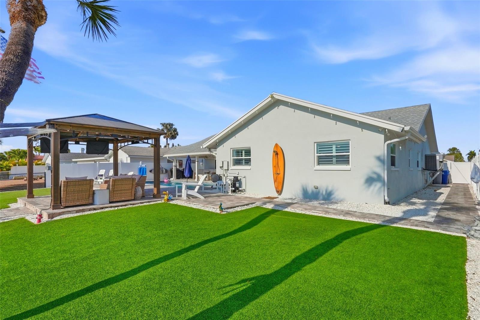 THREE PALMS POINT - Residential