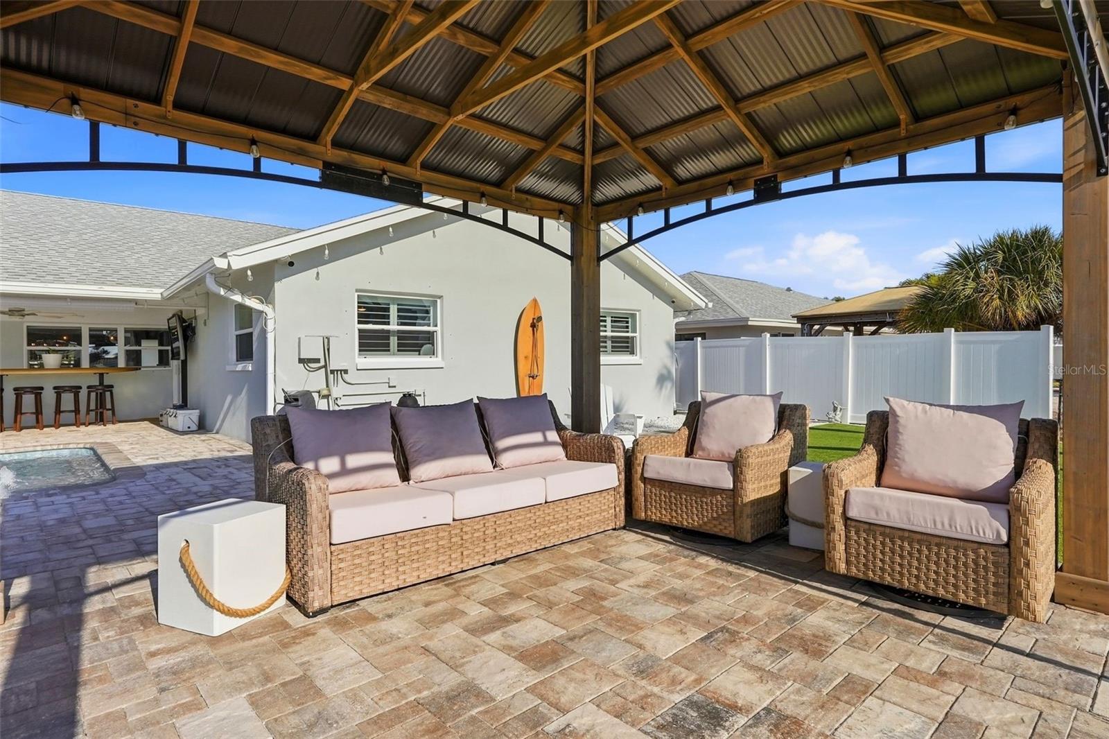 THREE PALMS POINT - Residential