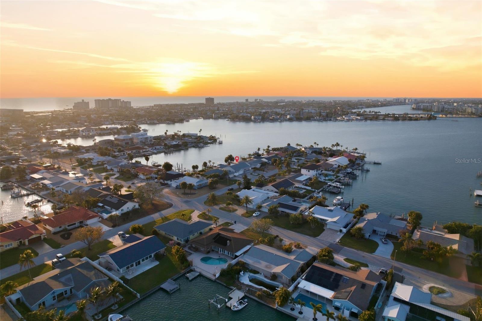 THREE PALMS POINT - Residential