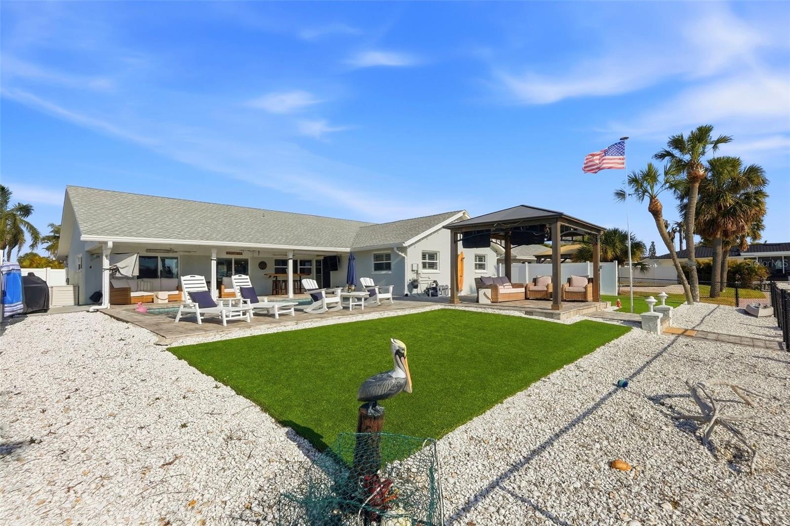 THREE PALMS POINT - Residential