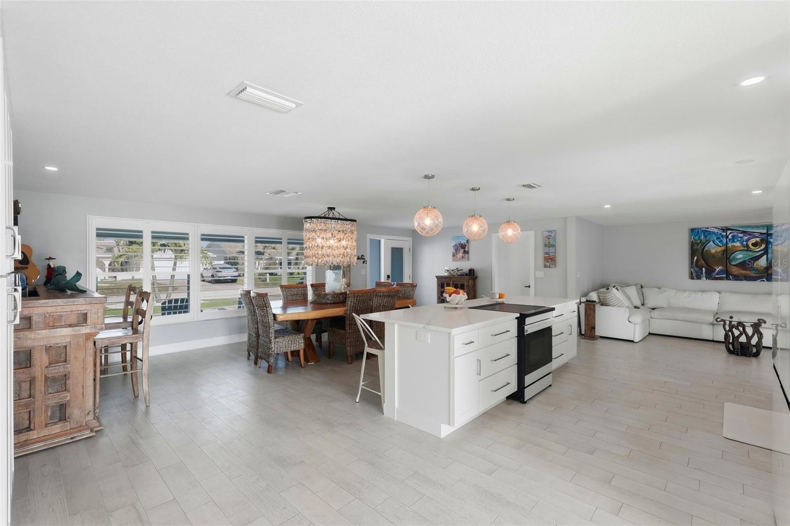 THREE PALMS POINT - Residential