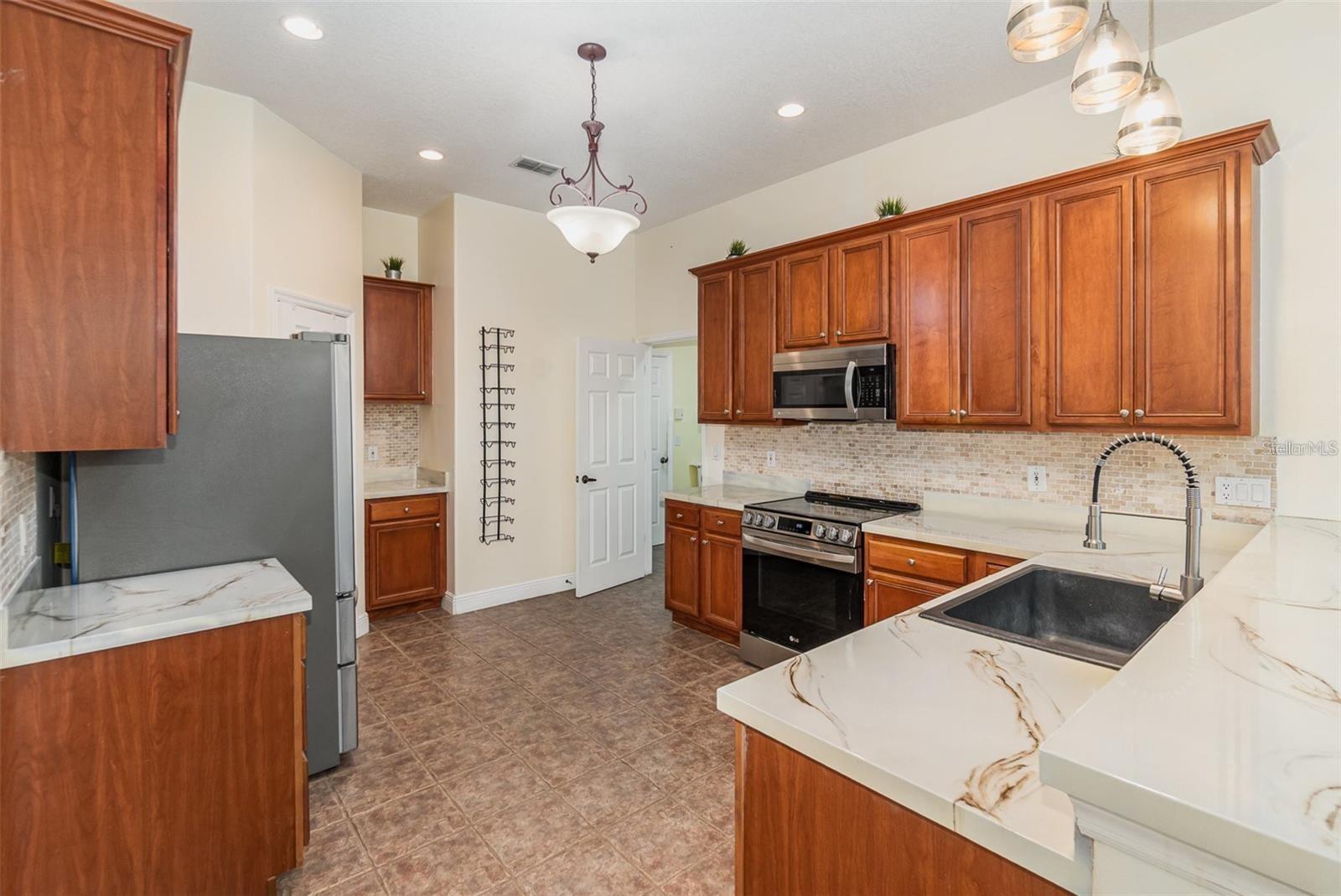 6689 BELL GLADE PLACE