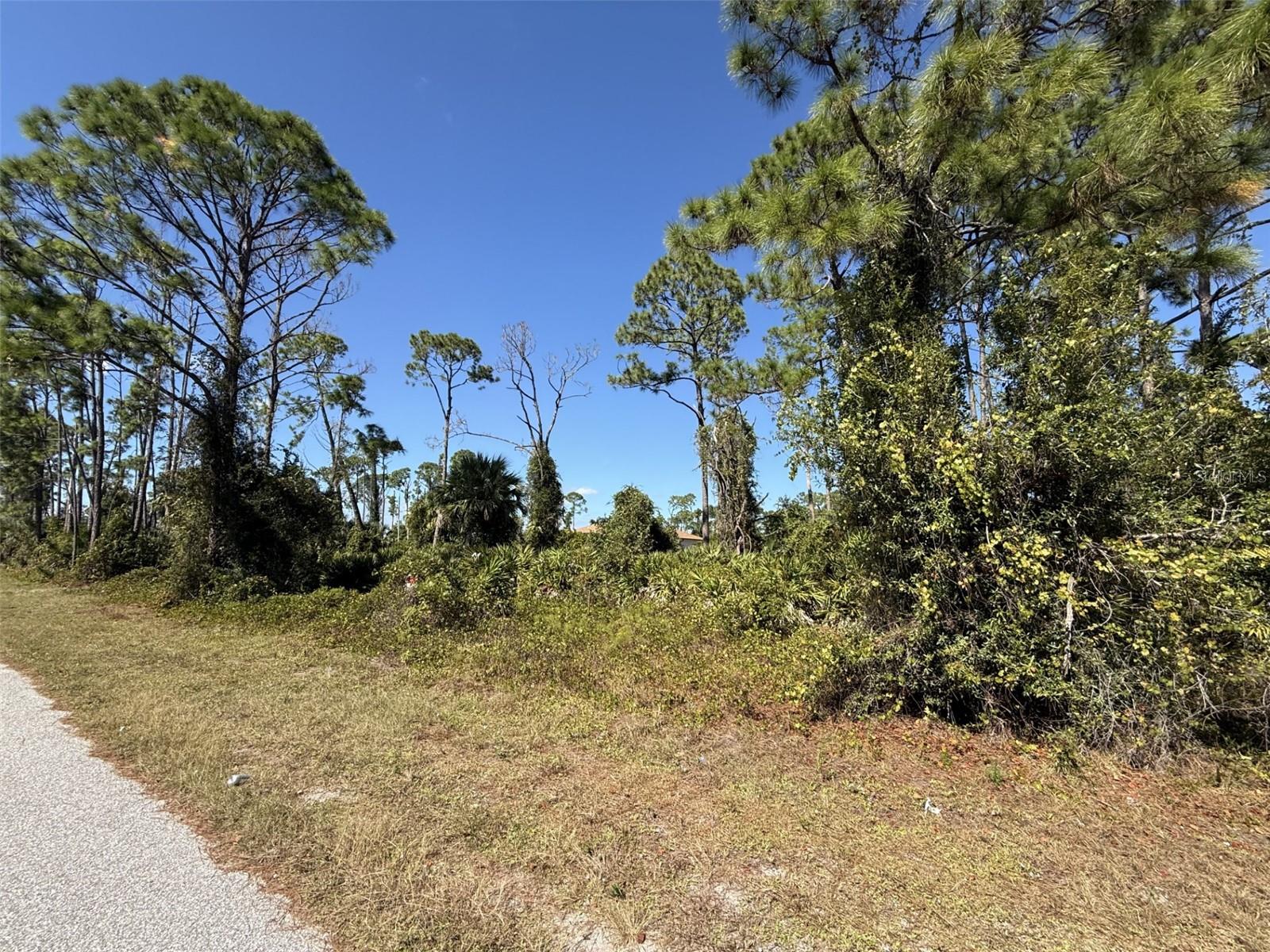 PORT CHARLOTTE SUB 33 - Land