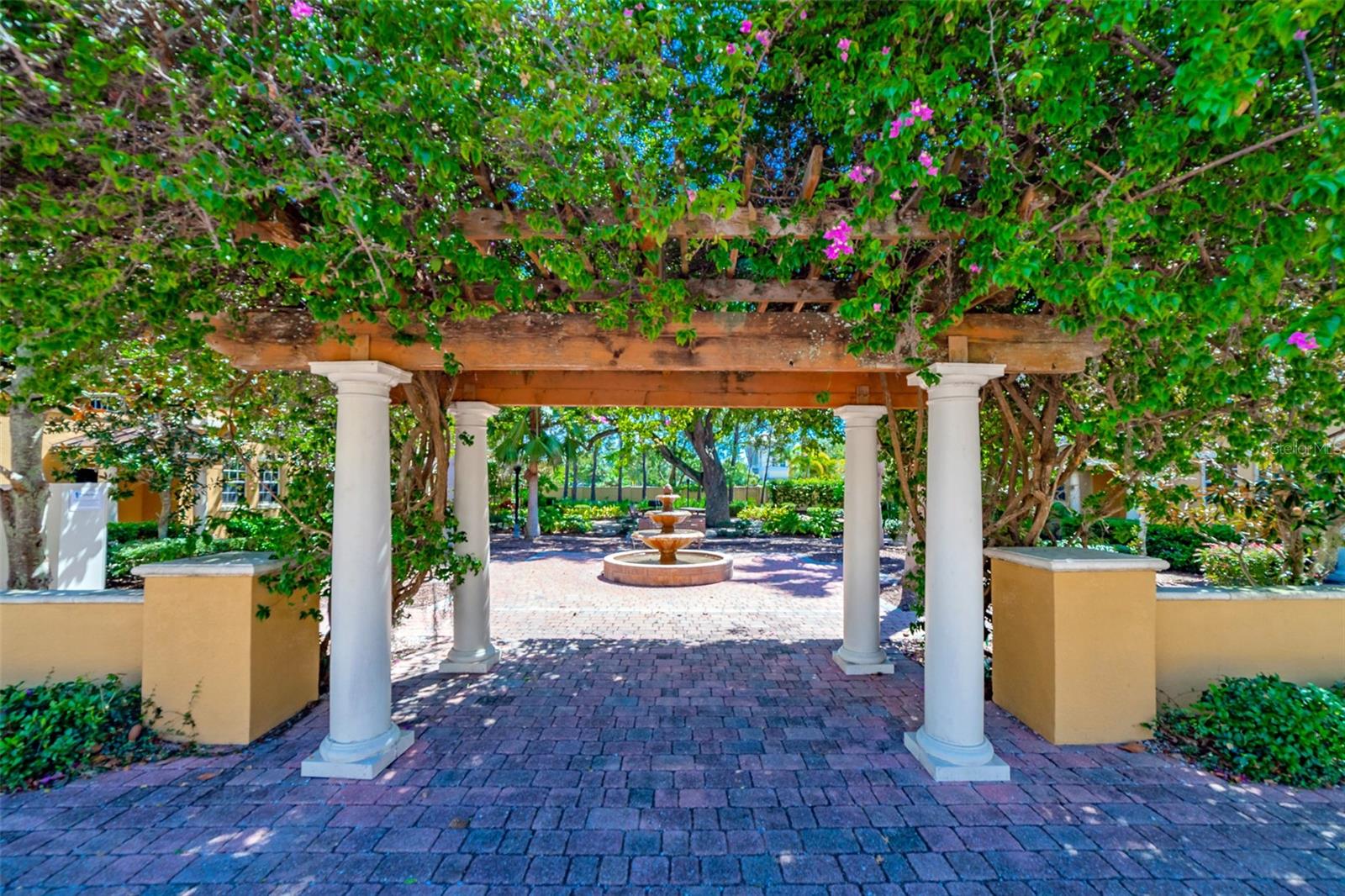 MURPHYS PLACE - Residential Lease