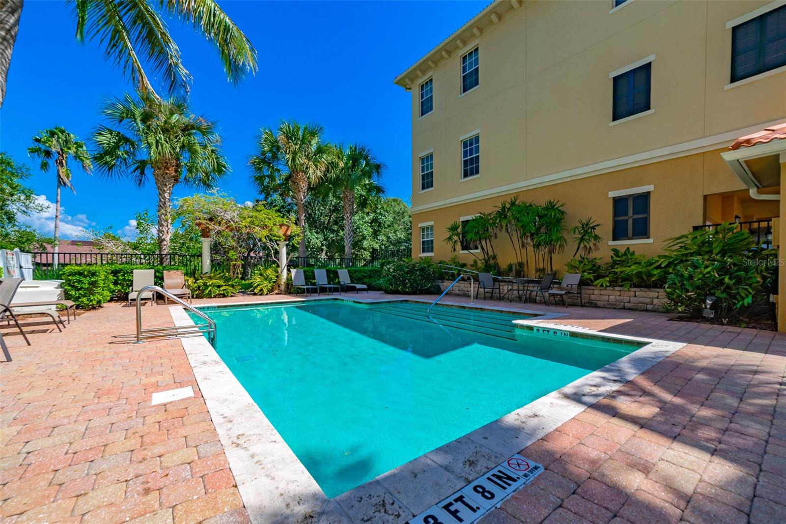 MURPHYS PLACE - Residential Lease