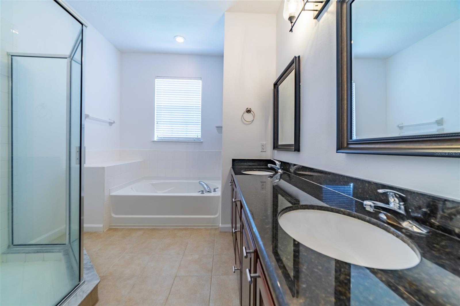 MURPHYS PLACE - Residential Lease