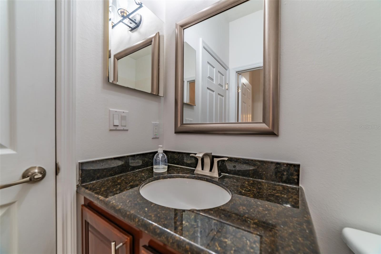 MURPHYS PLACE - Residential Lease