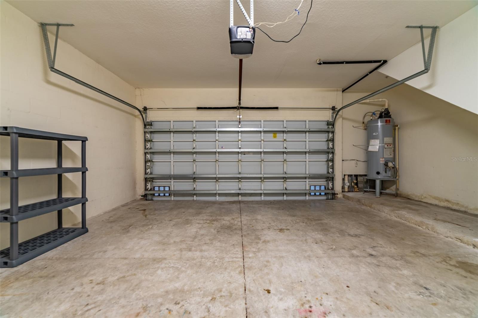 MURPHYS PLACE - Residential Lease