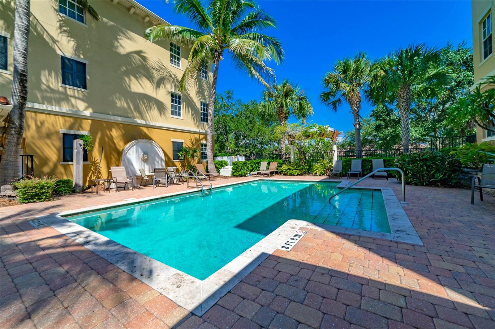 MURPHYS PLACE - Residential Lease