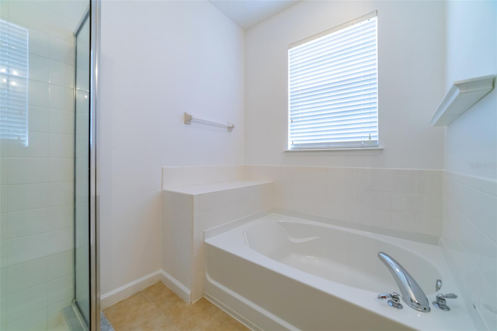 MURPHYS PLACE - Residential Lease