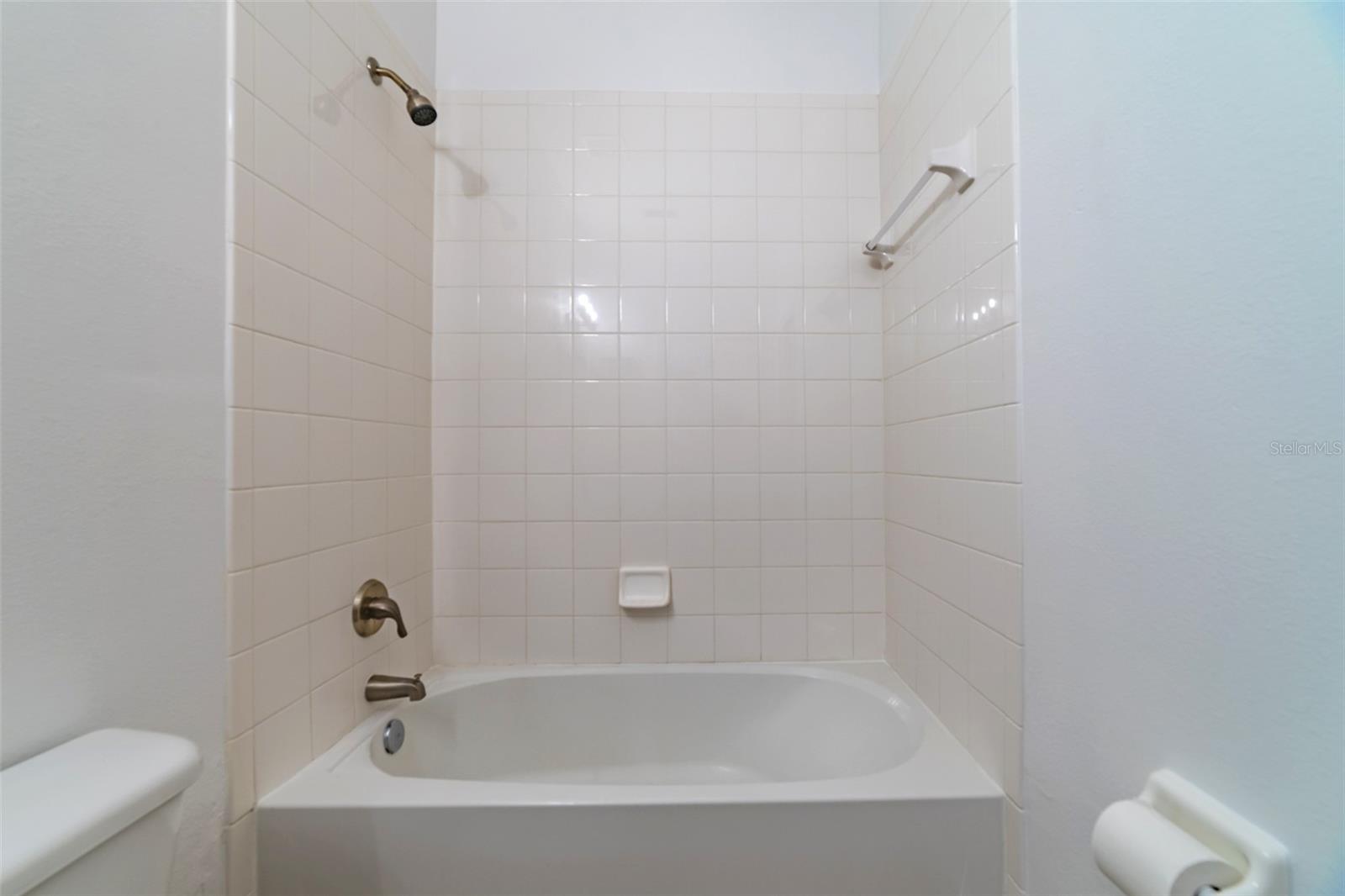 MURPHYS PLACE - Residential Lease