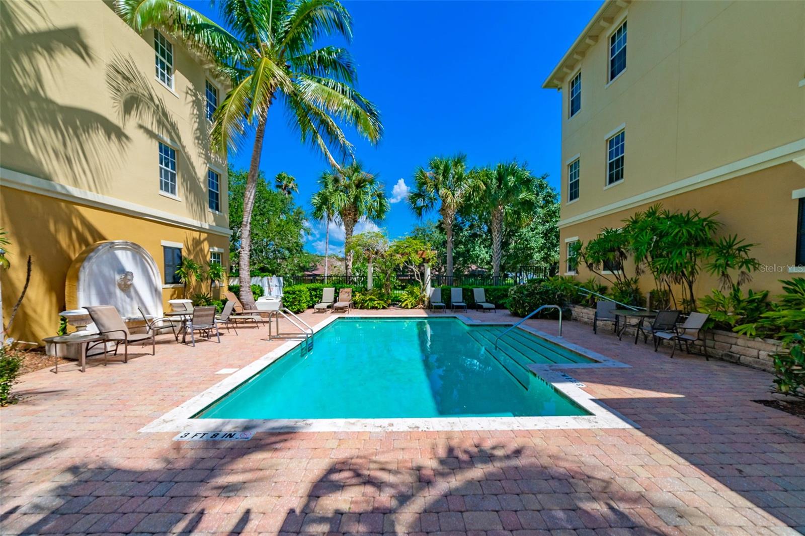 MURPHYS PLACE - Residential Lease