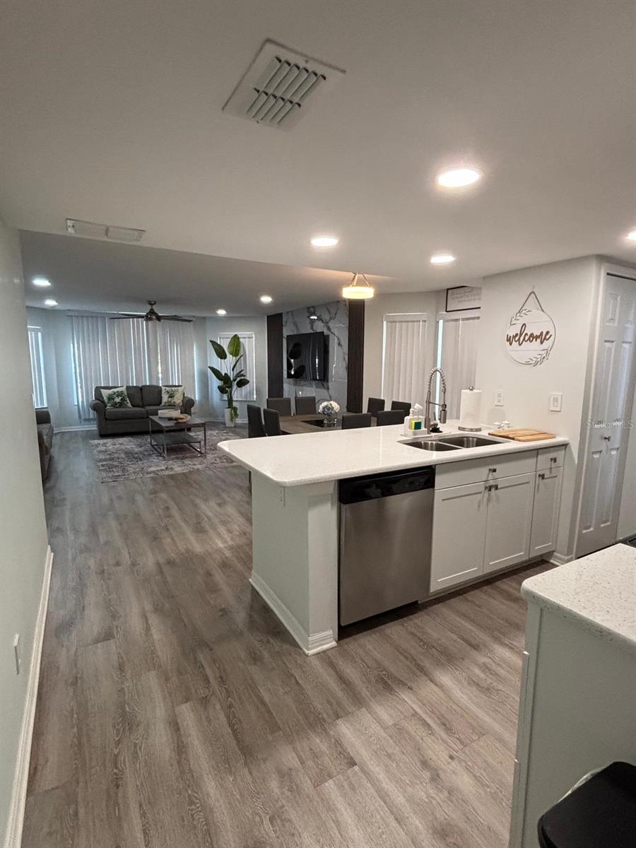 2000 ROYAL BAY BOULEVARD 129