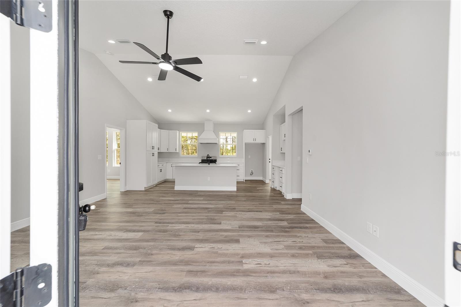 WILLISTON HYLNDS GOLF & C CLUB ESTATE - Residential Lease