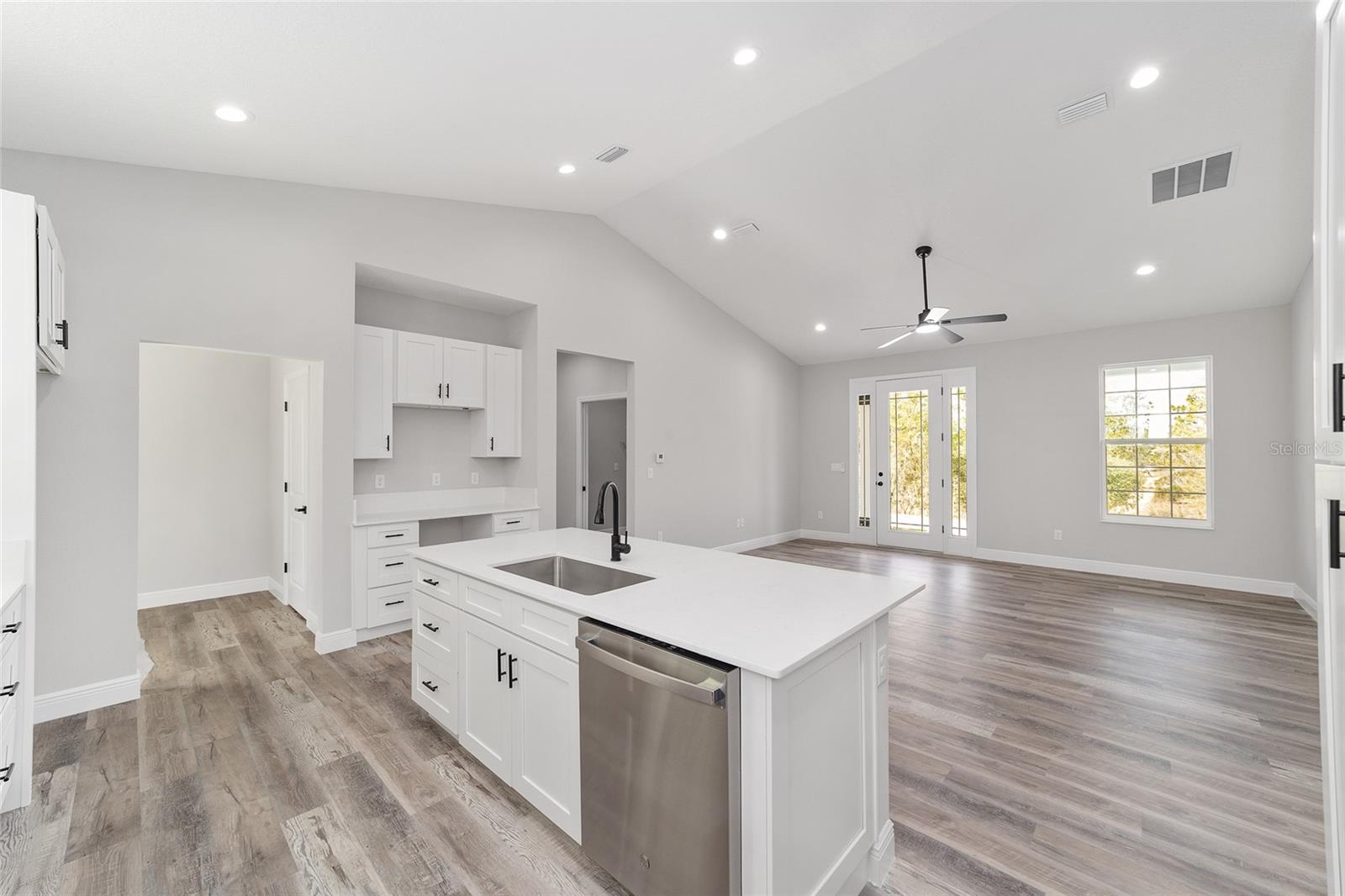 WILLISTON HYLNDS GOLF & C CLUB ESTATE - Residential Lease