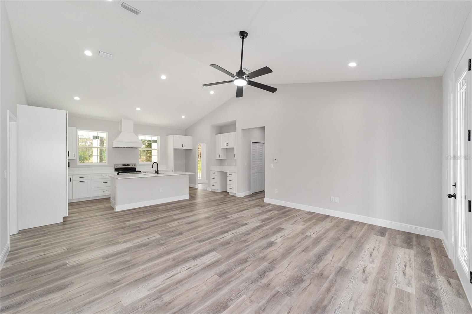 WILLISTON HYLNDS GOLF & C CLUB ESTATE - Residential Lease