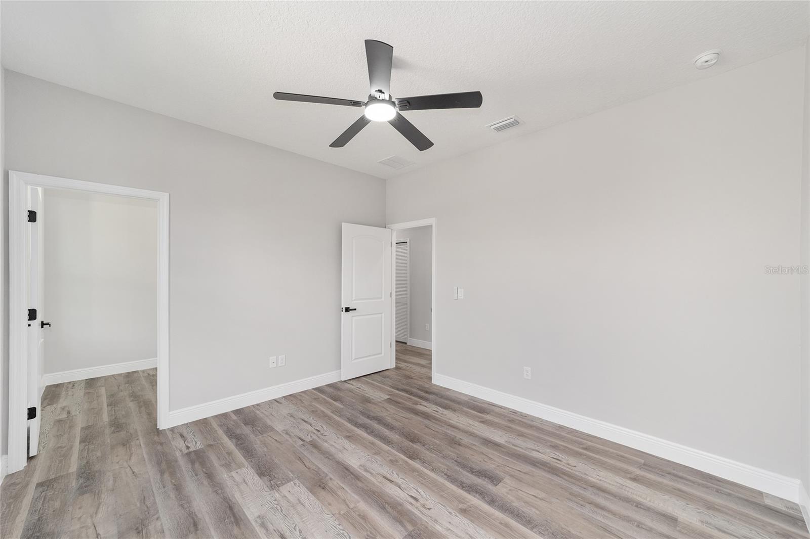 WILLISTON HYLNDS GOLF & C CLUB ESTATE - Residential Lease