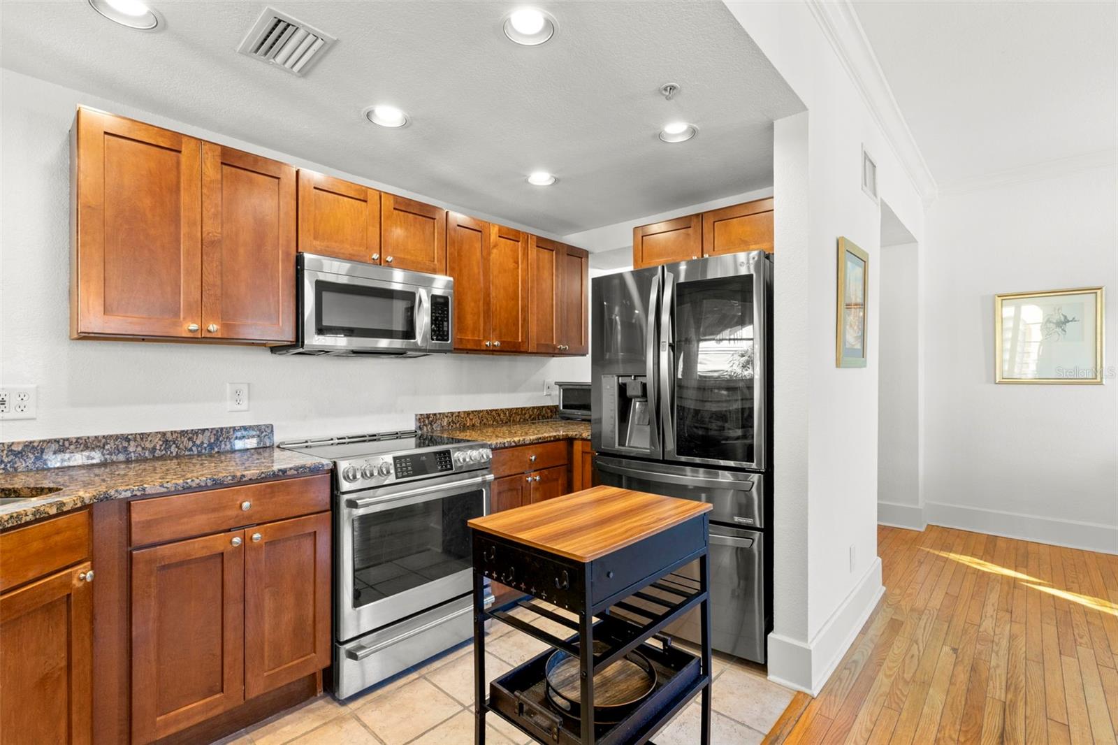 HEGRADO CONDO - Residential