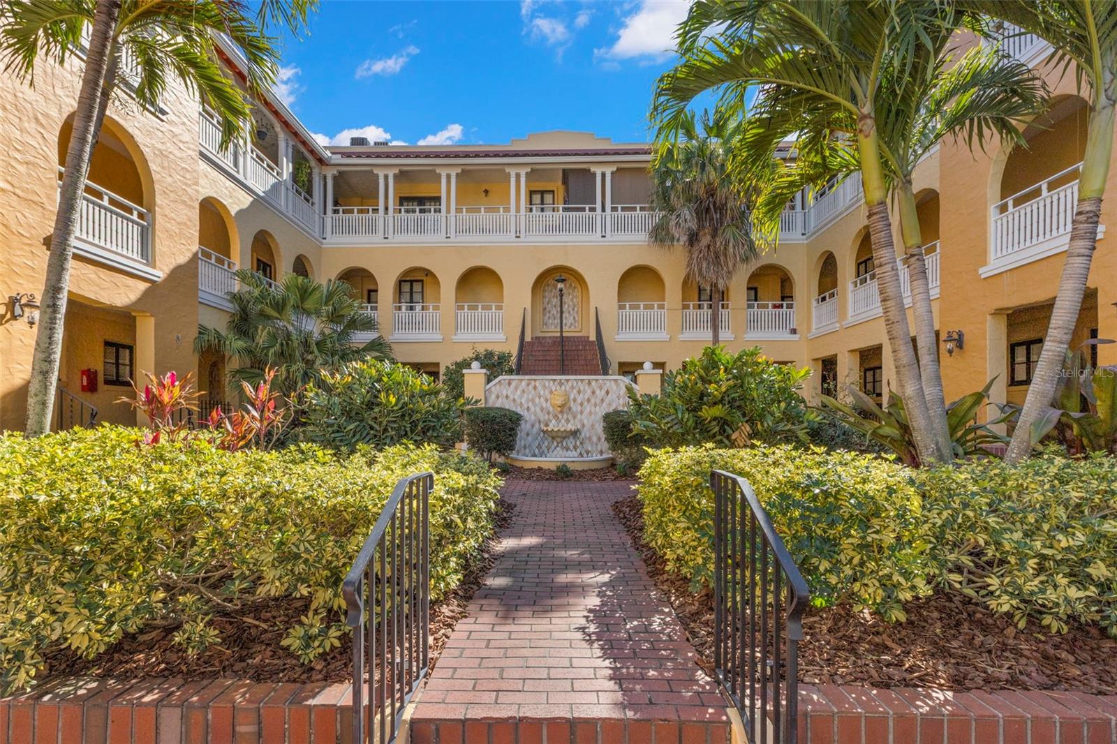 HEGRADO CONDO - Residential