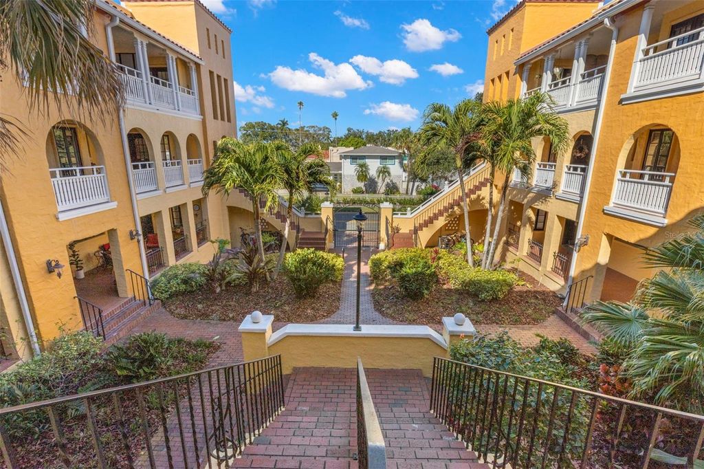 Photo of 210 22nd Avenue NE #15, St Petersburg, FL 33704 (MLS # TB8466730)