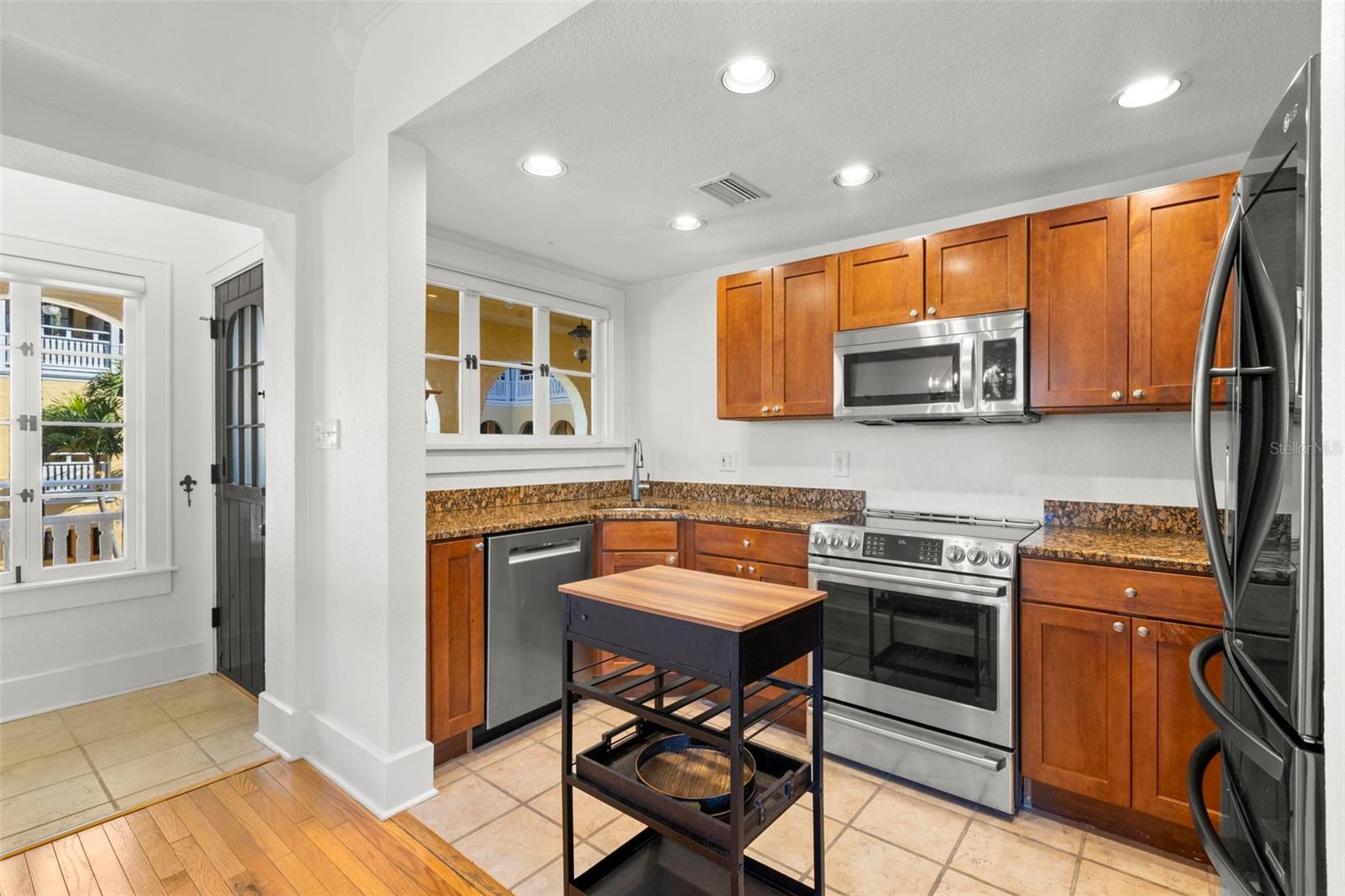 HEGRADO CONDO - Residential