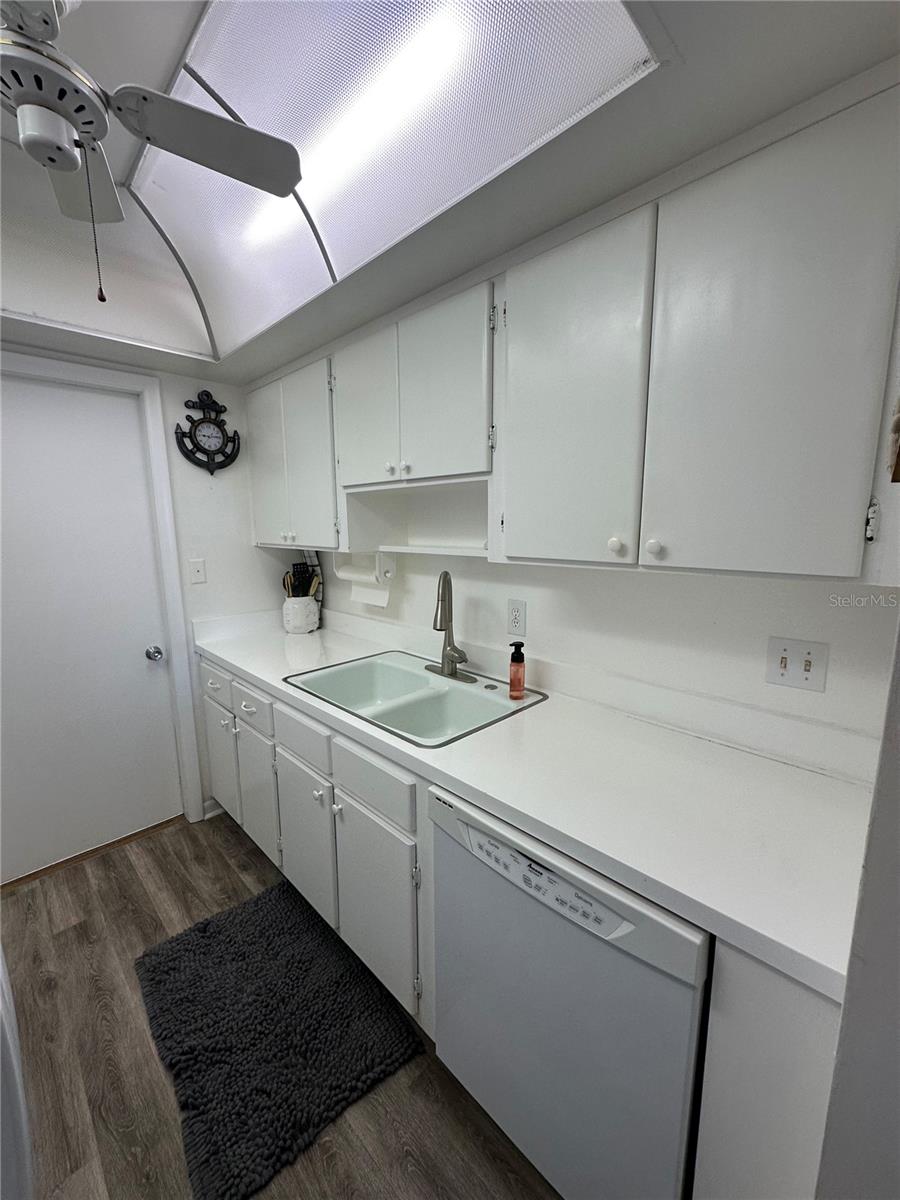 BEACH HARBOR CLUB - Residential Lease