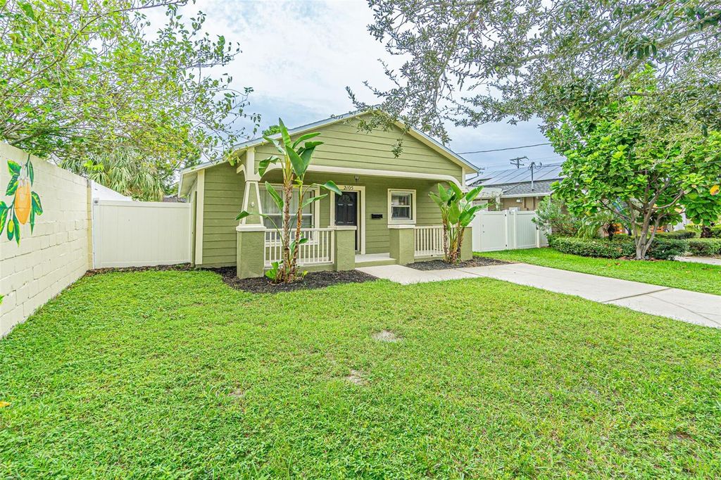 Photo of 2105 W Carmen Street, Tampa, FL 33606 (MLS # TB8425733)