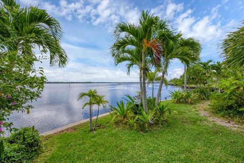 A home in PORT CHARLOTTE