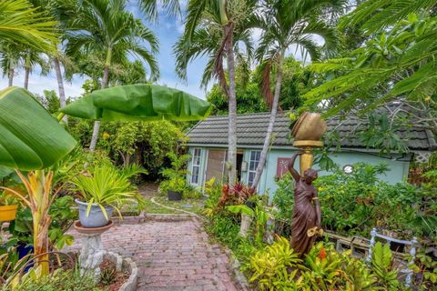 A home in PORT CHARLOTTE