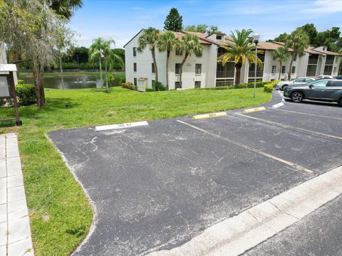 A home in PALM HARBOR