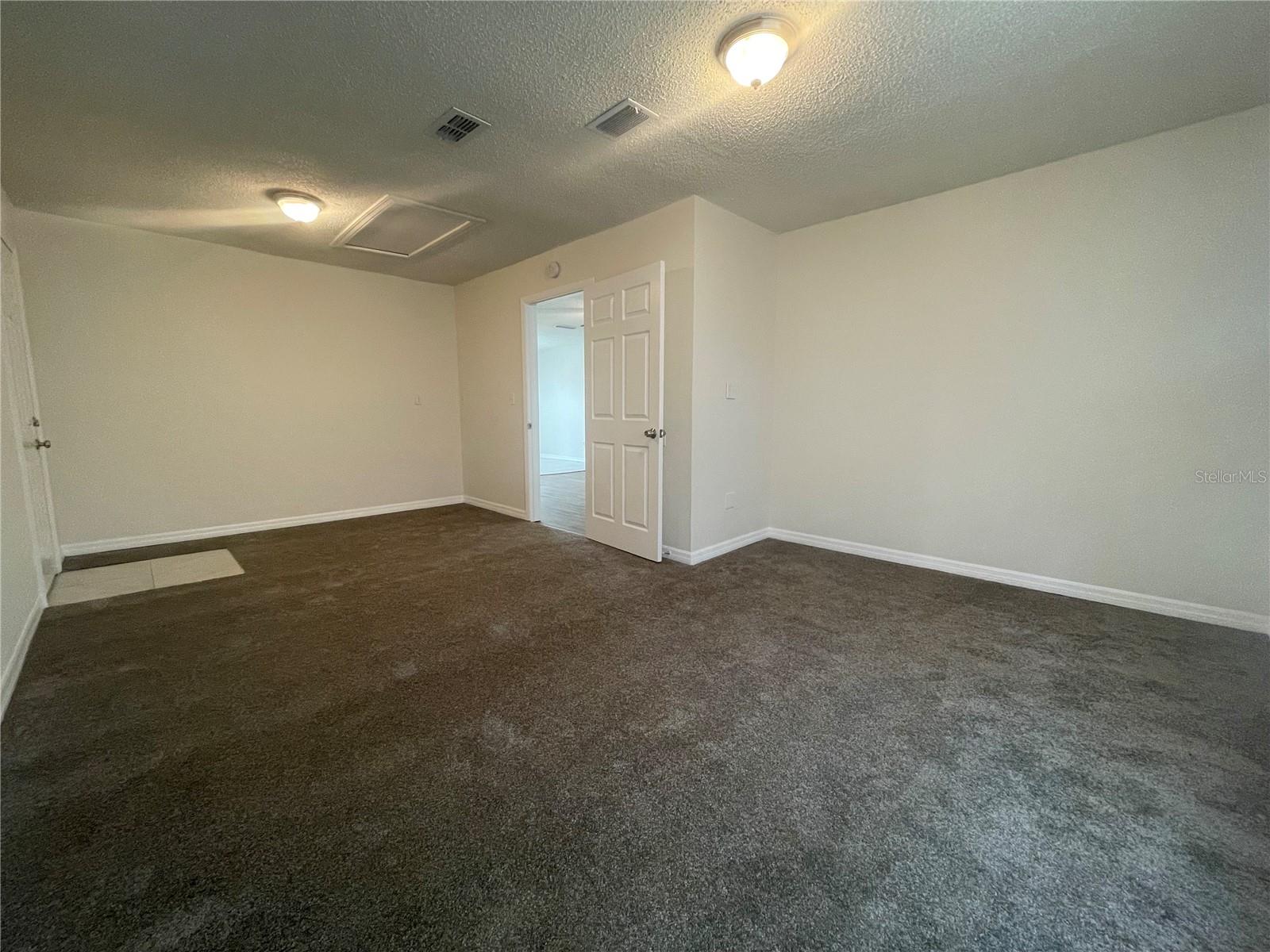 206 CIRCLE HILL DRIVE