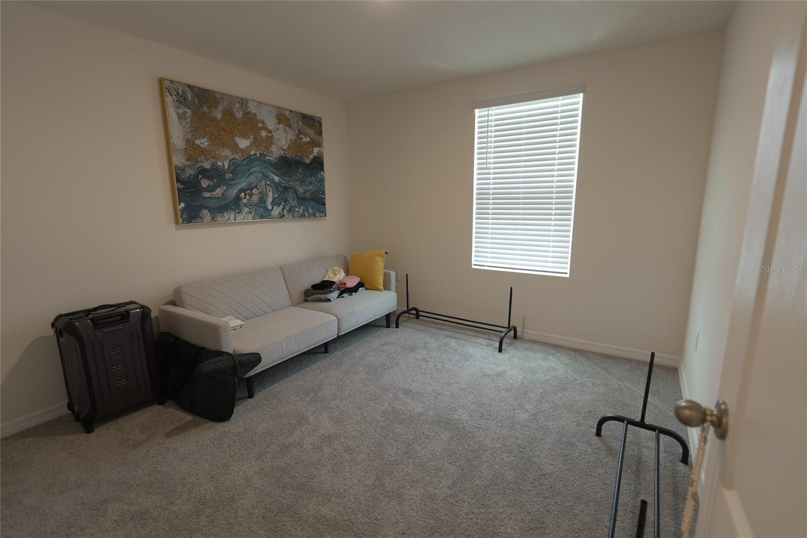 SOUTH MEWS/AVIAN POINTE - Residential Lease