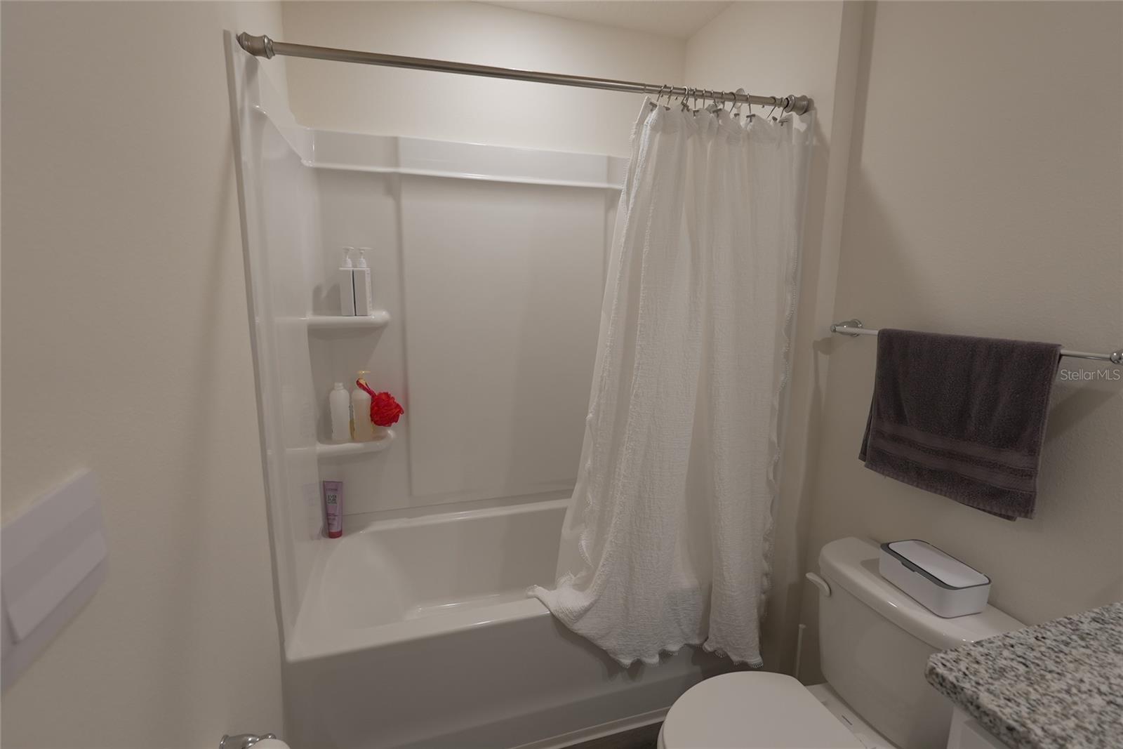 SOUTH MEWS/AVIAN POINTE - Residential Lease