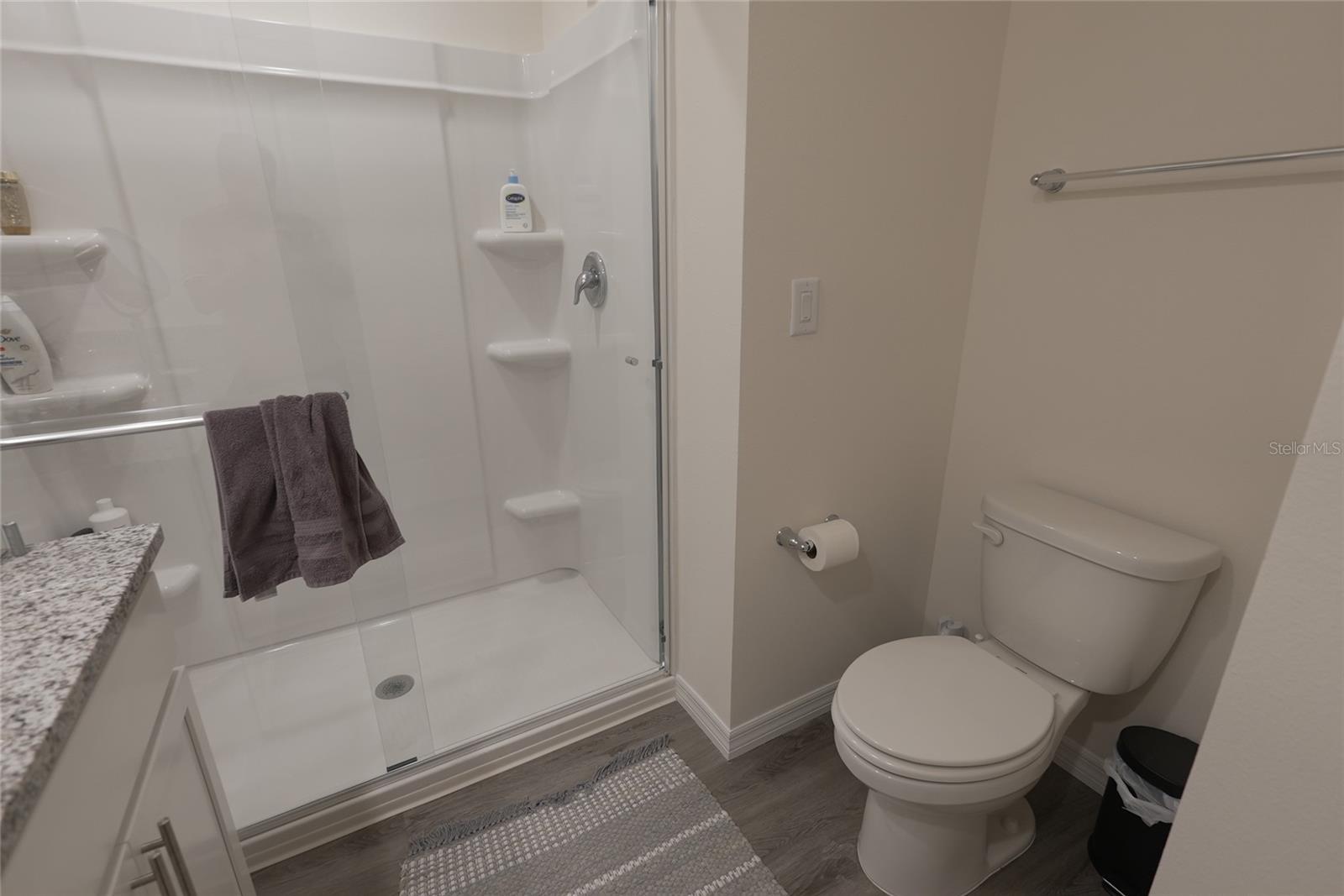SOUTH MEWS/AVIAN POINTE - Residential Lease