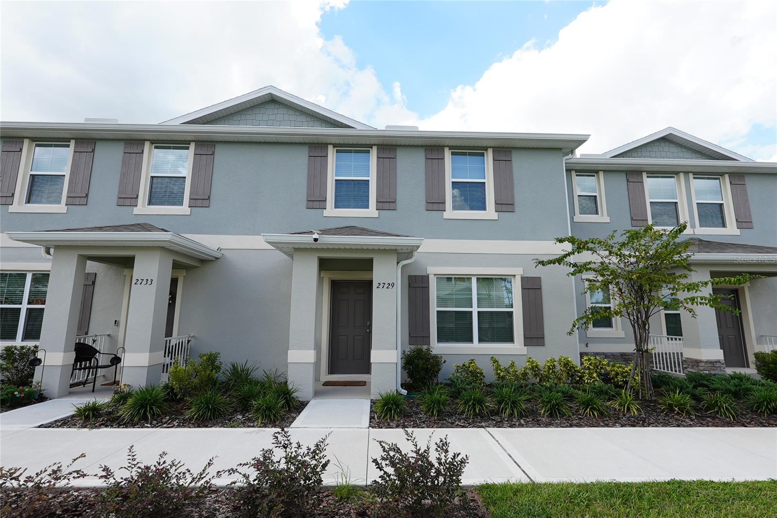 SOUTH MEWS/AVIAN POINTE - Residential Lease
