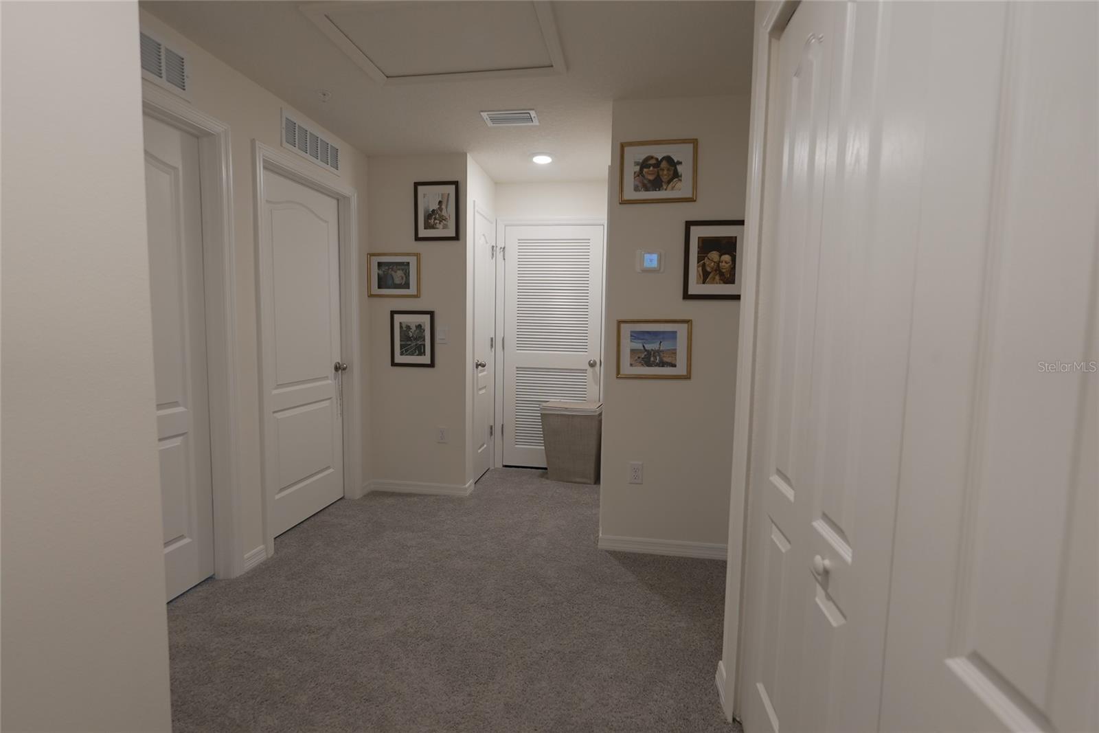 SOUTH MEWS/AVIAN POINTE - Residential Lease